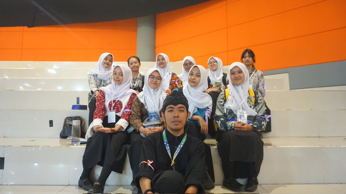 _mayawp's tweet photo. Saya Maya Widyawati Putri dari Fakultas Teknik Bangga menjadi bagian dari Laskar Dewantara Muda 2024
#DAY3PKKMBUM2024
#PKKMBUM2024
#MabaUM2024
#SinergiKreasi
#BEMUM2024
#UMtheOnlyOne
#SahabatMahasiswa
#LaskarDewantaraMuda
#univeristasnegerimalang
#NareswaraDrestantaArutala https://t.co/jwLuxNc04S