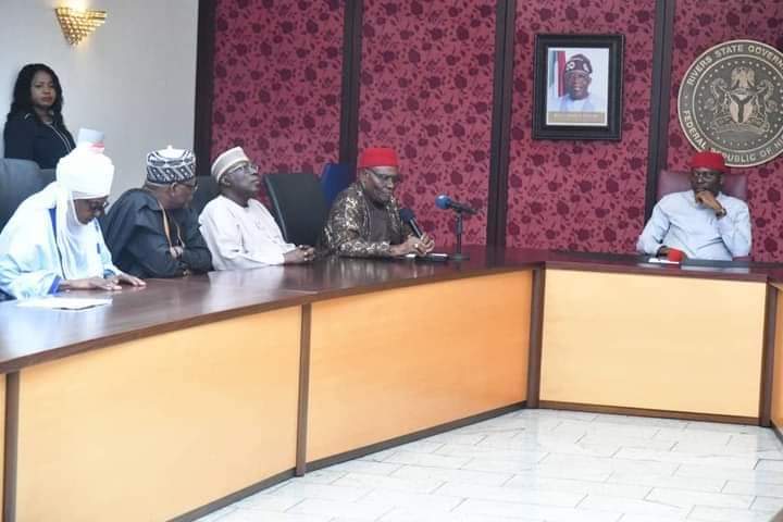 PrettieAdiela's tweet photo. JUST IN: Members of the Board of Trustees (BoT) of the @OfficialPDPNig visit Rivers State, hold meeting with Governor @SimFubaraKSC https://t.co/2lfNUx4ZQ8