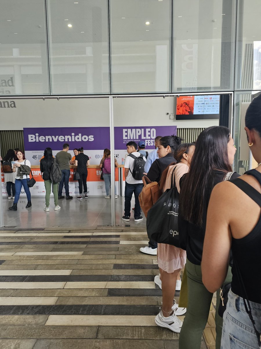 ANDI_Colombia's tweet photo. #AEstaHora
✅Inicia en Medellín el #EmpleoFest: talento para el mundo, la feria de empleo que viene a ofrecer oportunidades para tod@s.
🔍La cita es en el Fórum de @upbcolombia hasta las 5:00 p.m.
#MásPaísANDI https://t.co/OzYbf1ku5X