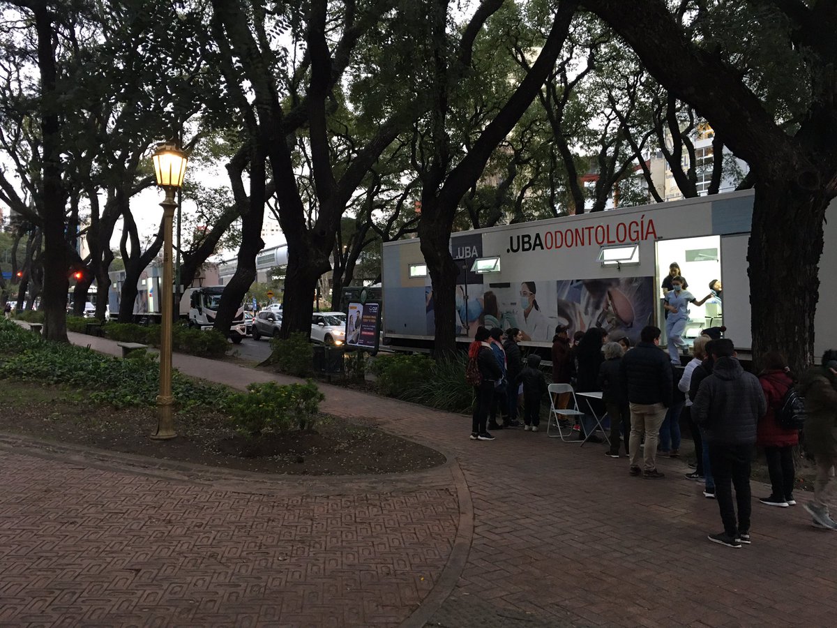 Después la UBA llora presupuesto pero te atiende en pleno barrio de Belgrano (si, pleno chetoslovaquia ) Lindo los videitos elitistas dignos de martin fierro !! Deberian ir a las villas o lugares carenciados !! #BuenMartes