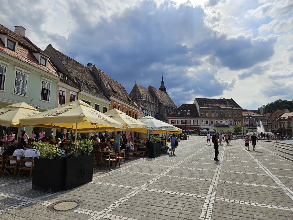 RJonTourUK's tweet image. Back in #Brasov after an intense time since leaving Foggia in South Italy in early August.
Time to chill, work, and watch the impact of the latest #googlealgorithm and the usual #beeroclock