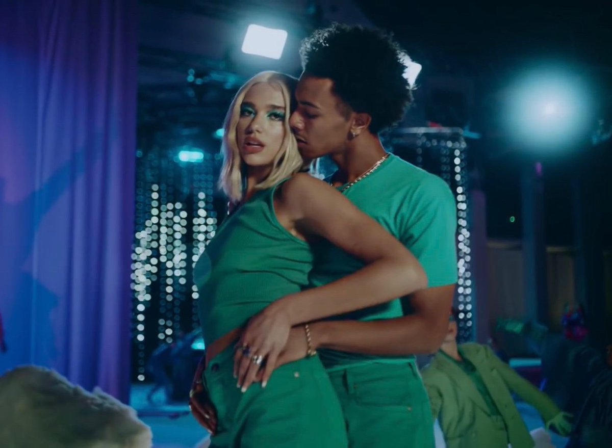 PopCrave's tweet image. “Physical” by Dua Lipa has reached 1 BILLION streams on Spotify.

It’s her 10th song to achieve this.