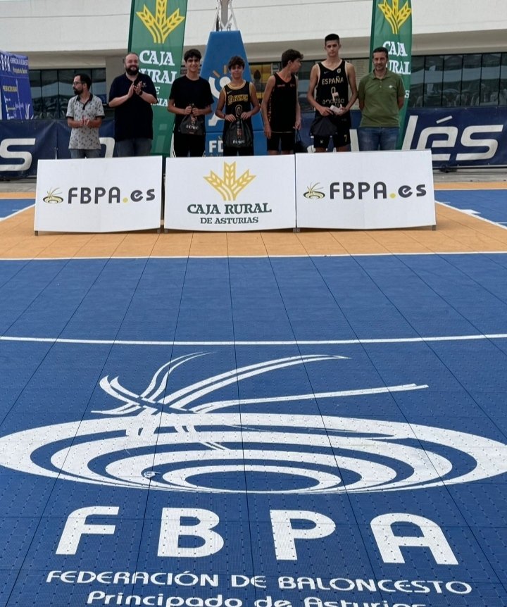 FBPA_asturias's tweet photo. @CRASTURIAS @RBA_Basket @DominosPizza_ES @MuerdeLaPasta 💠 TOUR 3X3 FBPA 2024 // ETAPA AVILÉS // ENTREGA DE PREMIOS 🥇 //

🏆 PREMIADOS EN CATEGORÍA INFANTIL 👏

#TOUR3X3FBPA2024 @CRASTURIAS @PansandCo #Parqueastur #climbat https://t.co/R6d8DkK6dv