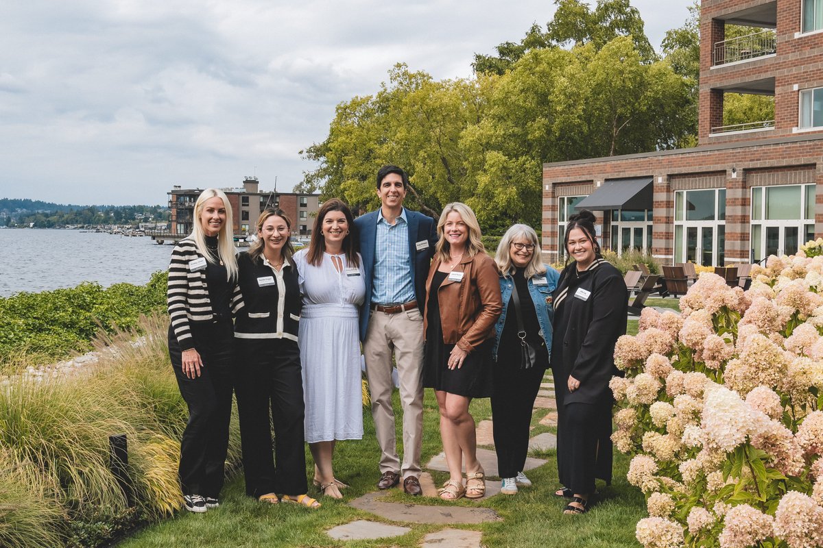 GoDaddyLife's tweet photo. We had an amazing time last week hosting our local GoDaddy customers in Kirkland! It was a fantastic opportunity for our customers and executives to connect on a deeper level, discussing their businesses and the exciting innovations happening at GoDaddy. 

#GoDaddyLife https://t.co/JbQ5iwjJ2m