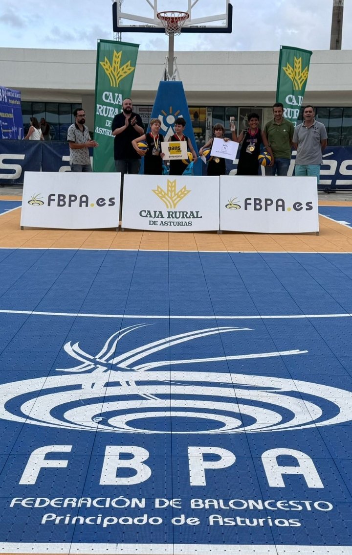 FBPA_asturias's tweet photo. 💠 TOUR 3X3 FBPA 2024 // ETAPA AVILÉS // ENTREGA DE PREMIOS 🥇 //

🏆 PREMIADOS EN CATEGORÍA ALEVÍN 👏

#TOUR3X3FBPA2024 @CRASTURIAS #KangooJump #FundaciónMuseoEvaristoValle https://t.co/SrRRwMrmaB