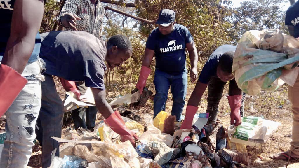 plasticfreeit's tweet photo. Plastic Free in Malawi 💙

Help us get everywhere: https://t.co/ZGvkwbuGf5

#plasticfree #malawi #ambiente https://t.co/0FmL2hex7Y