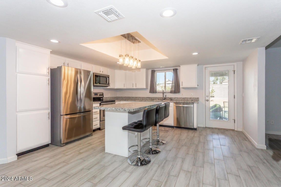 AlbertAZRealtor's tweet photo. 🏡 **Stunning Move-In Ready Home with No HOA in Mesa! 🌟  
Looking for a large nice corner lot, clean move in ready home located in lovely Mesa Az. Priced to sell
Alberto Ceja Santiago - Your Home Sold Guaranteed Realty 
 https://t.co/hyEozOcNvK

LOC: Arrow Property Management https://t.co/oTYzJcEMVu