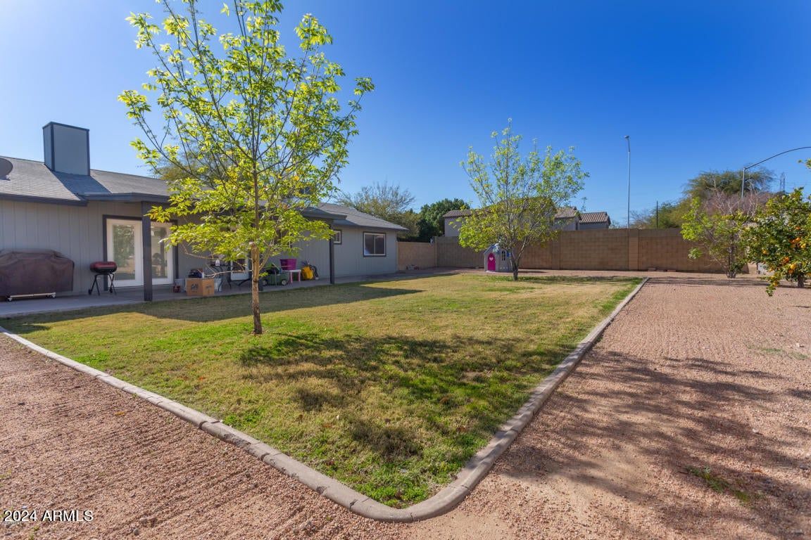 AlbertAZRealtor's tweet photo. 🏡 **Stunning Move-In Ready Home with No HOA in Mesa! 🌟  
Looking for a large nice corner lot, clean move in ready home located in lovely Mesa Az. Priced to sell
Alberto Ceja Santiago - Your Home Sold Guaranteed Realty 
 https://t.co/hyEozOcNvK

LOC: Arrow Property Management https://t.co/oTYzJcEMVu