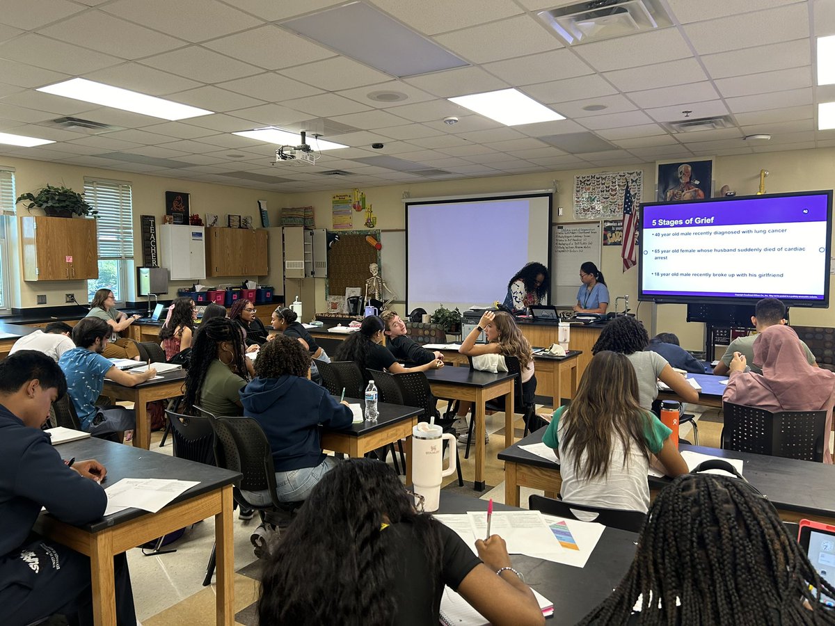 CoSRamirez's tweet photo. Started my Tuesday @AtlanticCoastHi Thank you Dr. George & team for the warm welcome @DuvalSchools #GoStingrays https://t.co/cnDSeeRsSf