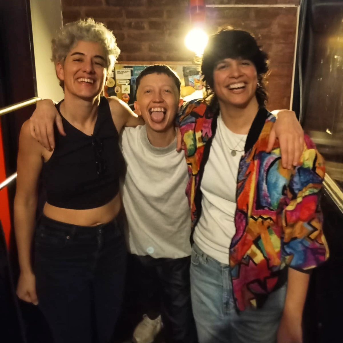 Gracias a todes les que vinieron anoche a <a href="/casabrandon/">#casaBrandon</a> fue realmente una noche hermosa muy emotiva 📷
Dimos inicio oficial a nuestro ciclo Ibiza Pareo Canta y nos encantó y lleno de entusiamo
El próximo es el Domingo 13 de Octubre, se imaginan que vamos a cantar ?📷