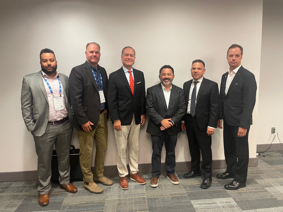 PBethlenfalvy's tweet image. It was great meeting the delegation from the @twpuxbridge, a community from my local riding. 

@Davidbartons spoke about our government&apos;s #PlantoBuild, which is helping communities get the connected healthcare they need.

#AMO2024