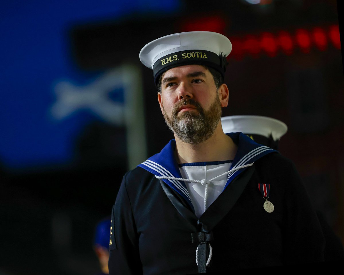RNinScotland's tweet photo. .@RoyalNavy senior host General Gwyn Jenkins, CGRM, welcomed salute taker General Christopher Mahoney, Assistant Commandant of the Marine Corps to @EdinburghTattoo last night. 
@DefenceHQ @USMC #EdinTattoo #Journeys #edinburgh @RoyalMarines #RM360 https://t.co/yJdZA7Ua9A