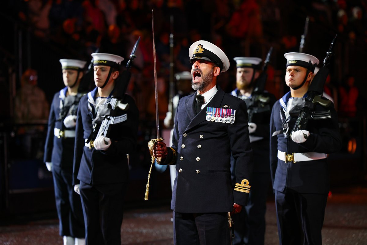 RNinScotland's tweet photo. .@RoyalNavy senior host General Gwyn Jenkins, CGRM, welcomed salute taker General Christopher Mahoney, Assistant Commandant of the Marine Corps to @EdinburghTattoo last night. 
@DefenceHQ @USMC #EdinTattoo #Journeys #edinburgh @RoyalMarines #RM360 https://t.co/yJdZA7Ua9A