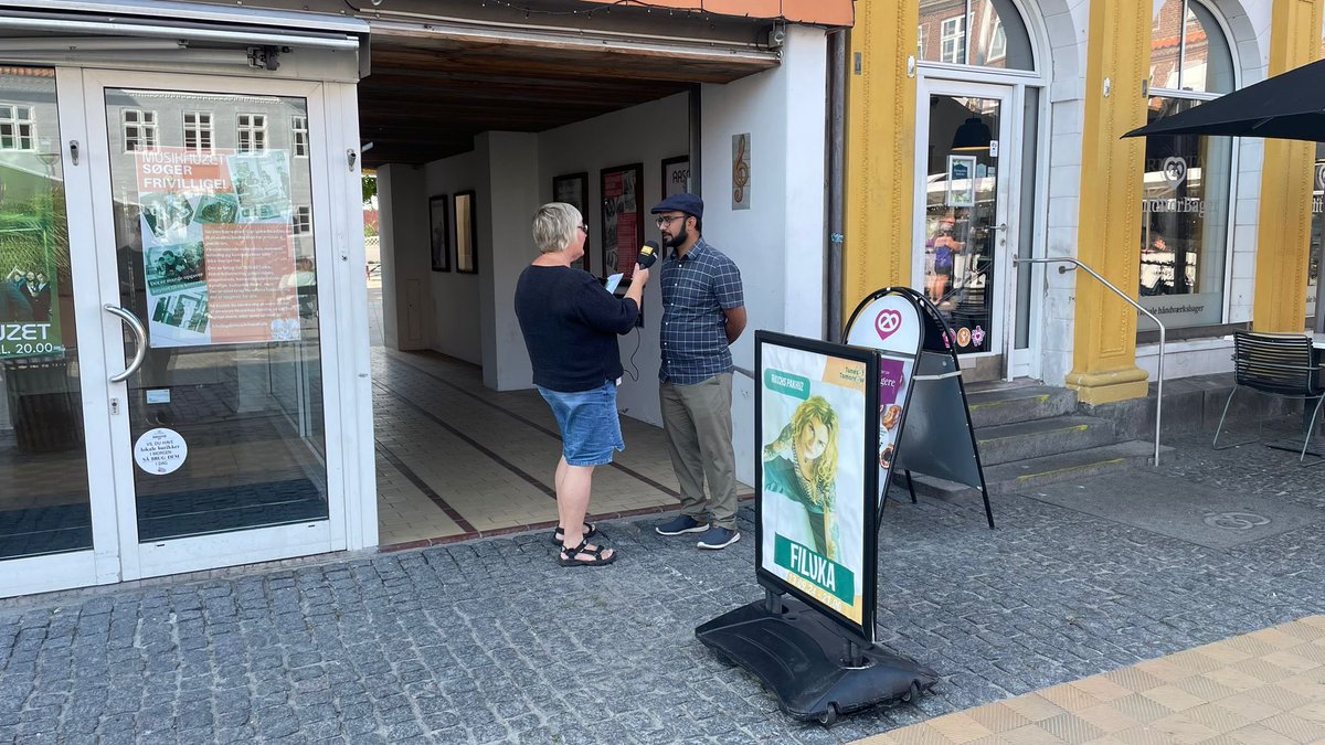 AhmadiyyaSWE's tweet photo. Vi har haft en mycket fin dag i Bornholm 🇩🇰 och samtalat och informerat om Islam. Vi intervjuades av TV, radio och tidningen om vårt initiativ och hade en mycket trevlig eftermiddag på torget.
#frågaenmuslim #kærlighedtilalle #generationguld #muslimerforfred https://t.co/xIibRqujQ4