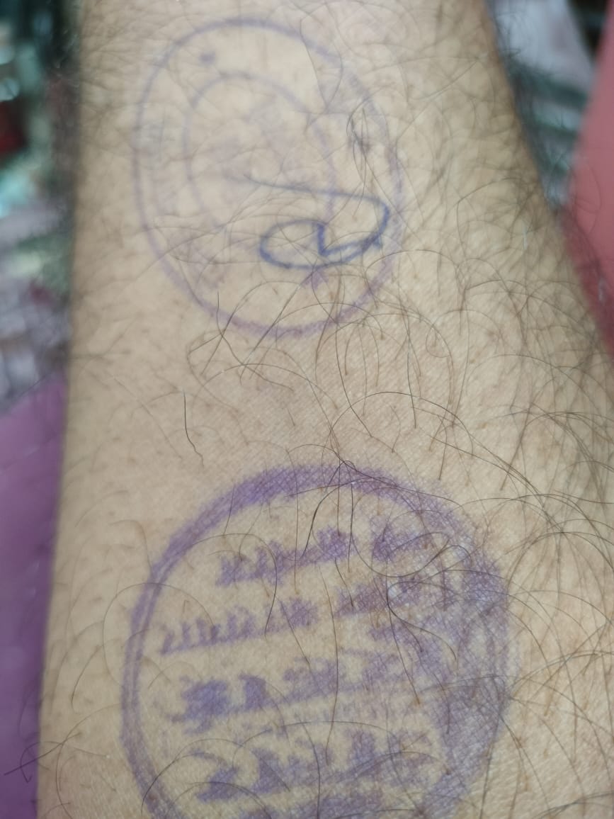 rajeshsinghch11's tweet image. कन्नौज प्रशासन द्वारा रोज जेल भेजा जाता है
जिलाधिकारी कन्नौज अपने कार्यालय में घुसने तक नहीं देते है? 
 क्या यही न्याय है भू माफिया के खिलाफ गवाही देने का क्या यही फल मिलेगा?
 विधायका मिली हुई है?उद्घाटन कर रही हैं गैंगस्टर लोगों की दुकानों का
@adgzonekanpur
@igrangekanpur