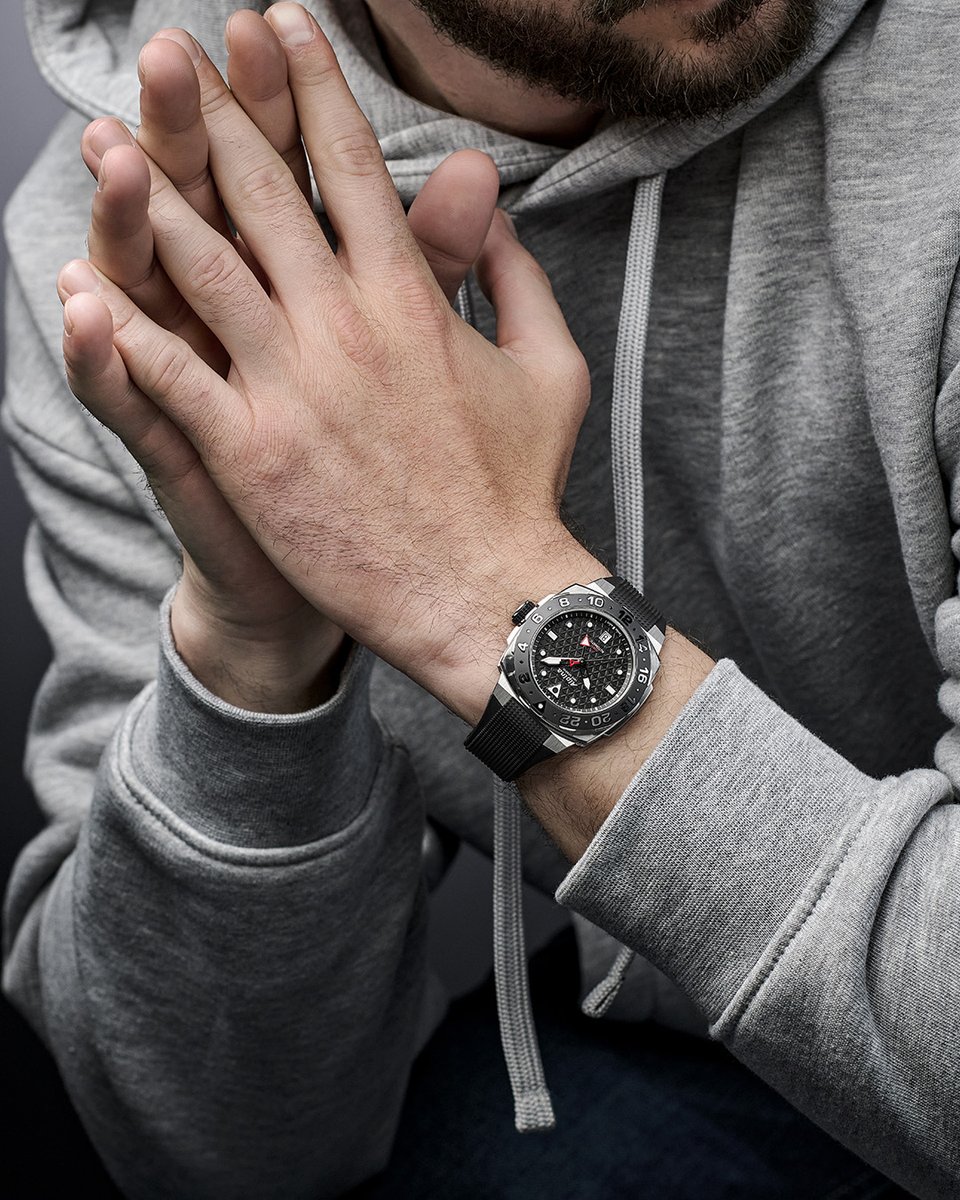 Alpinawatches's tweet photo. Seastrong Diver Extreme Automatic GMT: the dive watch for intrepid travellers.
Learn more: https://t.co/XlyMuETByW
#SeastrongCollection #DivingWatch #SportWatch #Extreme #SwissWatch https://t.co/FT49pUwF6M