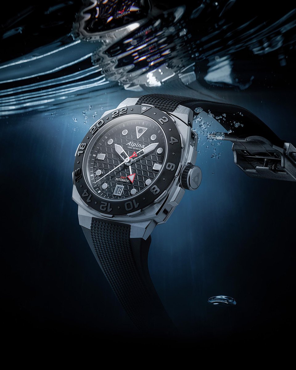 Alpinawatches's tweet photo. Seastrong Diver Extreme Automatic GMT: the dive watch for intrepid travellers.
Learn more: https://t.co/XlyMuETByW
#SeastrongCollection #DivingWatch #SportWatch #Extreme #SwissWatch https://t.co/FT49pUwF6M