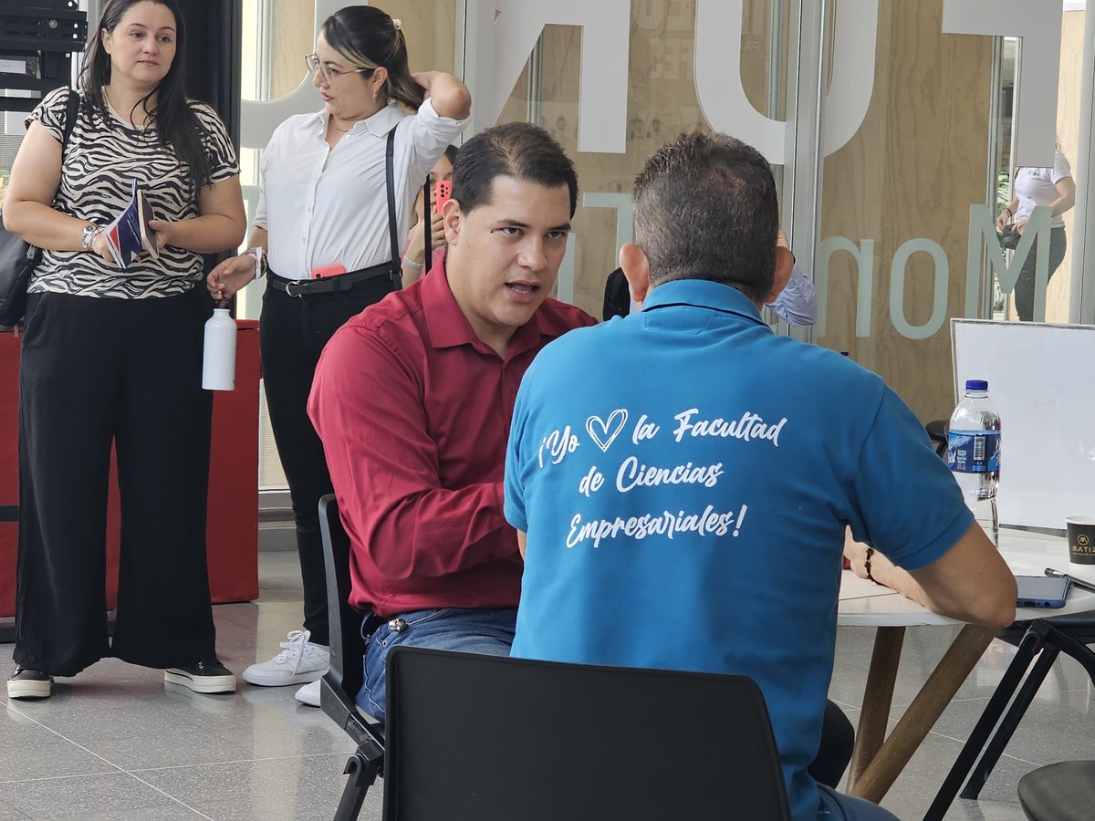 ANDI_Antioquia's tweet photo. Avanza con éxito nuestro #EmpleoFest 💯
Los emprendedores pueden hacer al #SpeedDating, un espacio para brindarles recomendaciones en torno a su modelo de negocios. 💬🗨
¡Gracias a las organizaciones aliadas por acompañarnos! ✌️ https://t.co/ap71McqMhq