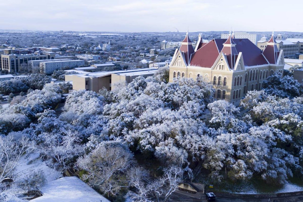 BarstoolTXST's tweet photo. 😍😍😍, I mean it simply doesn’t get better than this..

#SanMarcosBCT https://t.co/2HW52wr6Wl