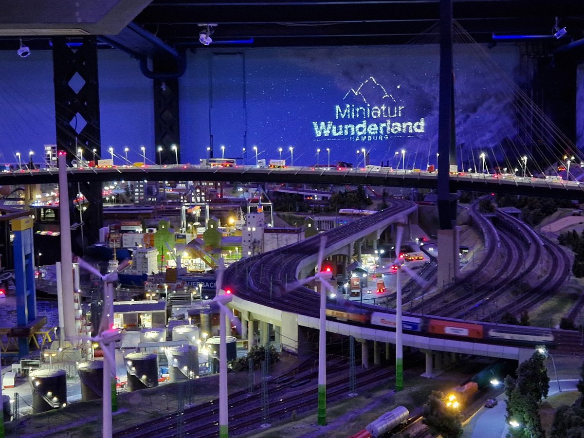 Luc Van Waes tweet media