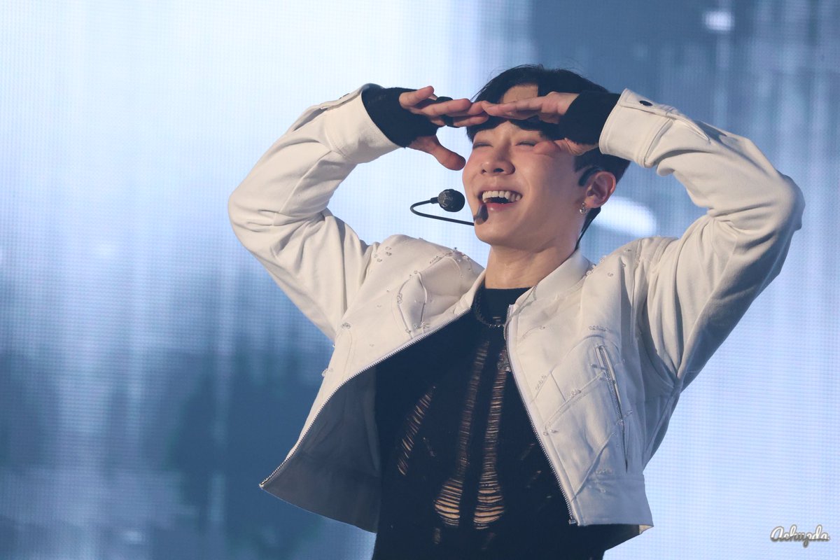 achupda's tweet photo. 20240818 obsessed 
이기광솔로콘서트

기광 두컷

#하이라이트 #이기광 #이기광솔로콘서트 
#HIGHLIGHT #LEEGIKWANG https://t.co/ij9qnZta6h