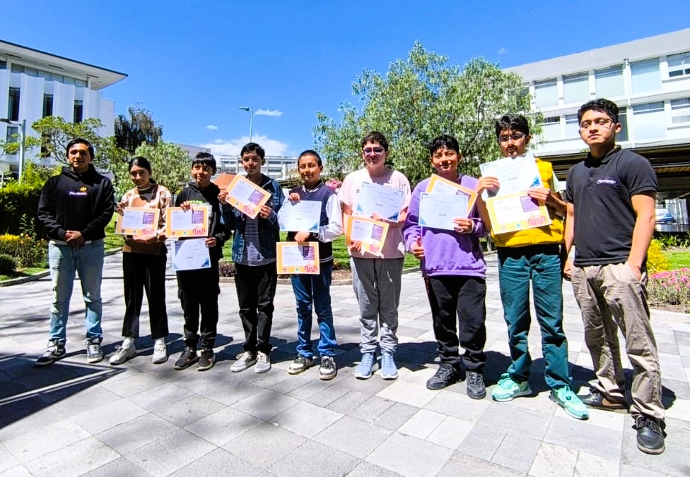 EduContinuaPUCE's tweet image. Finalizaron con éxito los vacacionales de #Python y #DesarrollodeVideoJuegos, realizados en colaboración con Algorithmics. 

Al concluir las clases, los #estudiantes presentaron sus proyectos, demostrando así la aplicación de los conocimientos adquiridos.

¡Felicidades a todos!