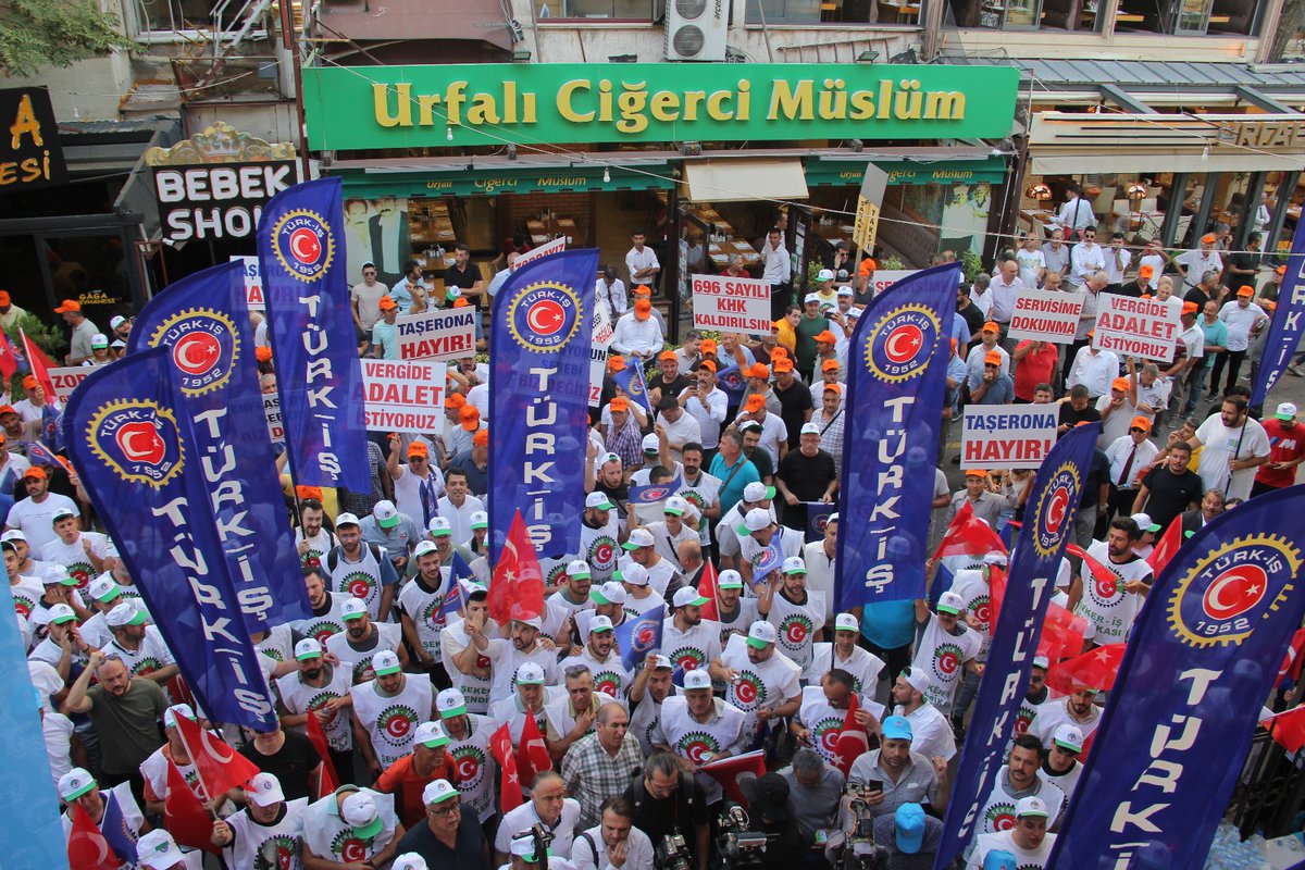 Konfederasyonumuzun başlatmış olduğu kararla 'Zordayız Geçinemiyoruz' eylem süreci kapsamında 20.08.2024 tarihinde  TÜRK-İŞ Genel Merkezi önünde basın açıklaması gerçekleştirildi. 

Konfederasyonumuzun 81 ilde okunan ortak açıklama metni web sitemizde yayındadır...
👇