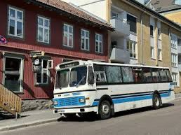 Visste du at <a href="/VertshusbussenV/">Vertshusbussen Vålerenga</a> kjører fra Vertshuset til Intility på ALLE hjemmekampene?!

Kommende  lørdag er selvfølgelig intet unntak. Men denne gangen har vi noe ekstra på lur – Vertshusbussen spanderer billetten på deg!

Nå som du vet det, er det vel ikke så mye å lure på?