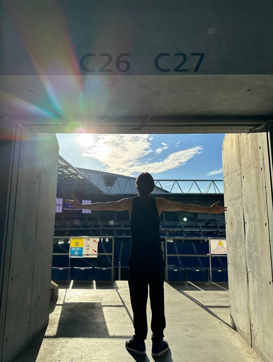 The sun ascends to its supreme throne, transforming the cold night into a scorching day. He arrives to present a display that will raise temperatures even higher, resulting in a tremendous explosion of heat!