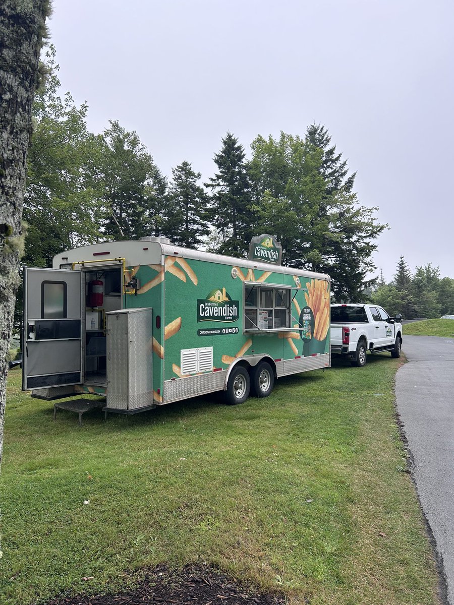 Hope_Cottage's tweet photo. A huge thank you to the Halifax Employer’s Union who donate the proceeds of their annual fundraising Drive for Hope golf tournament each year.  #hea #drive4hope #hopecottage https://t.co/CnxC3VkfSo