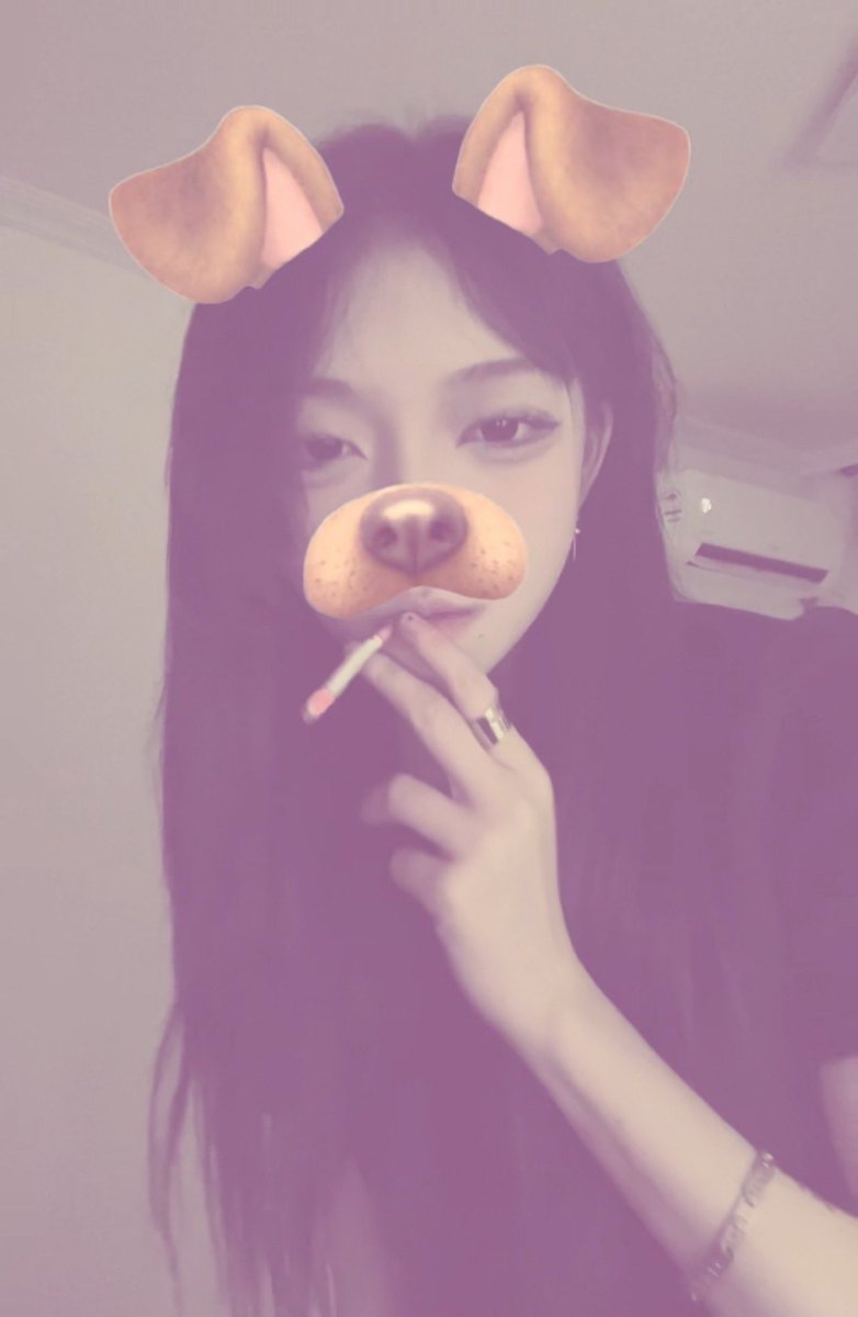 eeeeeexid's tweet photo. 자존감을 올리고 싶다 https://t.co/VfOHevq1od