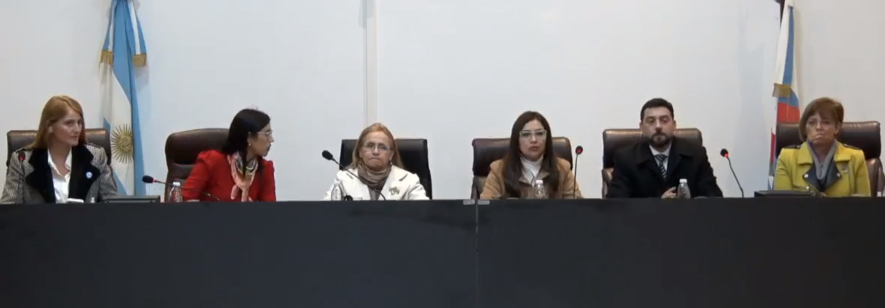 JUICIO POR CORRUPCIÓN

Está por comenzar la segunda audiencia del jurado de enjuiciamiento contra Norma Abate de Mazzuchelli, la jueza filmada mientras supuestamente pedía una coima. Hoy se conocerá la sentencia.