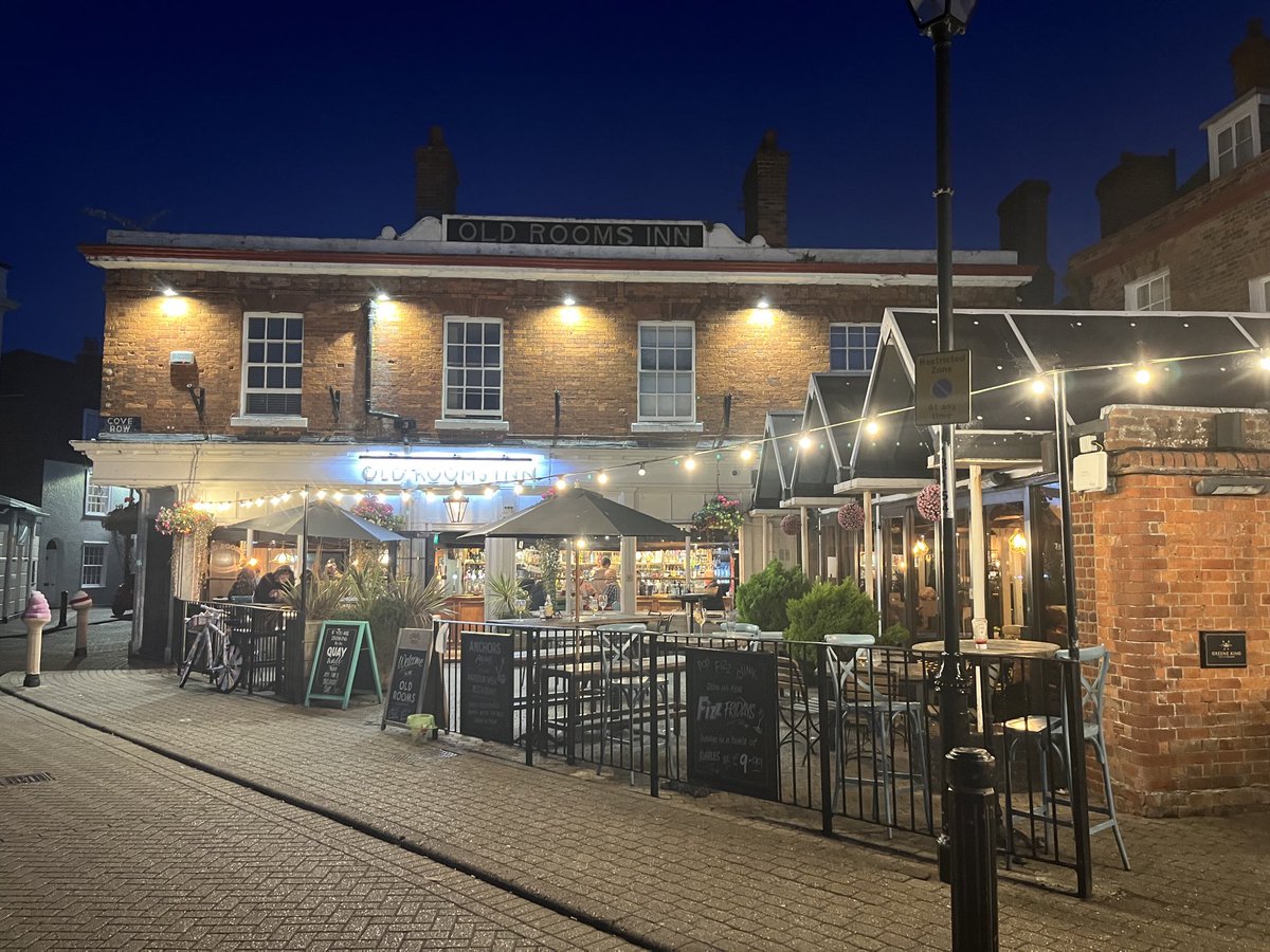 Debbie 🐝🐝🐝 tweet media