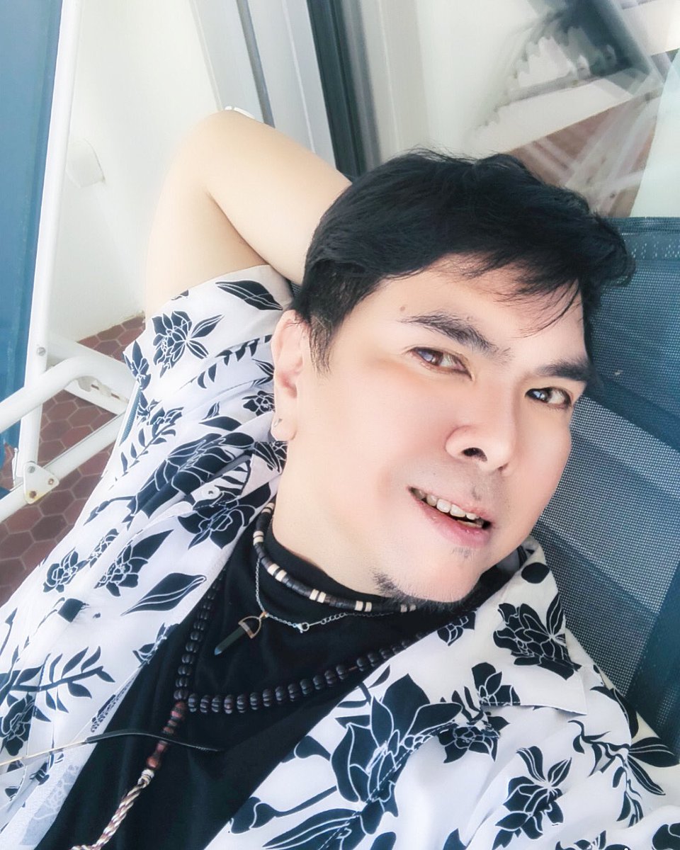 Brendt_Jacob's tweet photo. Summer Feels. #summer #summerlook #summerfeels #summerootd #ootd #summerfashion #summerstyle #summerattire #selfie, #camwhoring, #projections, #nothingtodo, #me, #myself, #memyselfandi, #justme, #simplyme, #mypic, #selfpic, #facepic, #itsme, #imbored, #doingnothing, #thisisme, https://t.co/K74JEyM4LJ