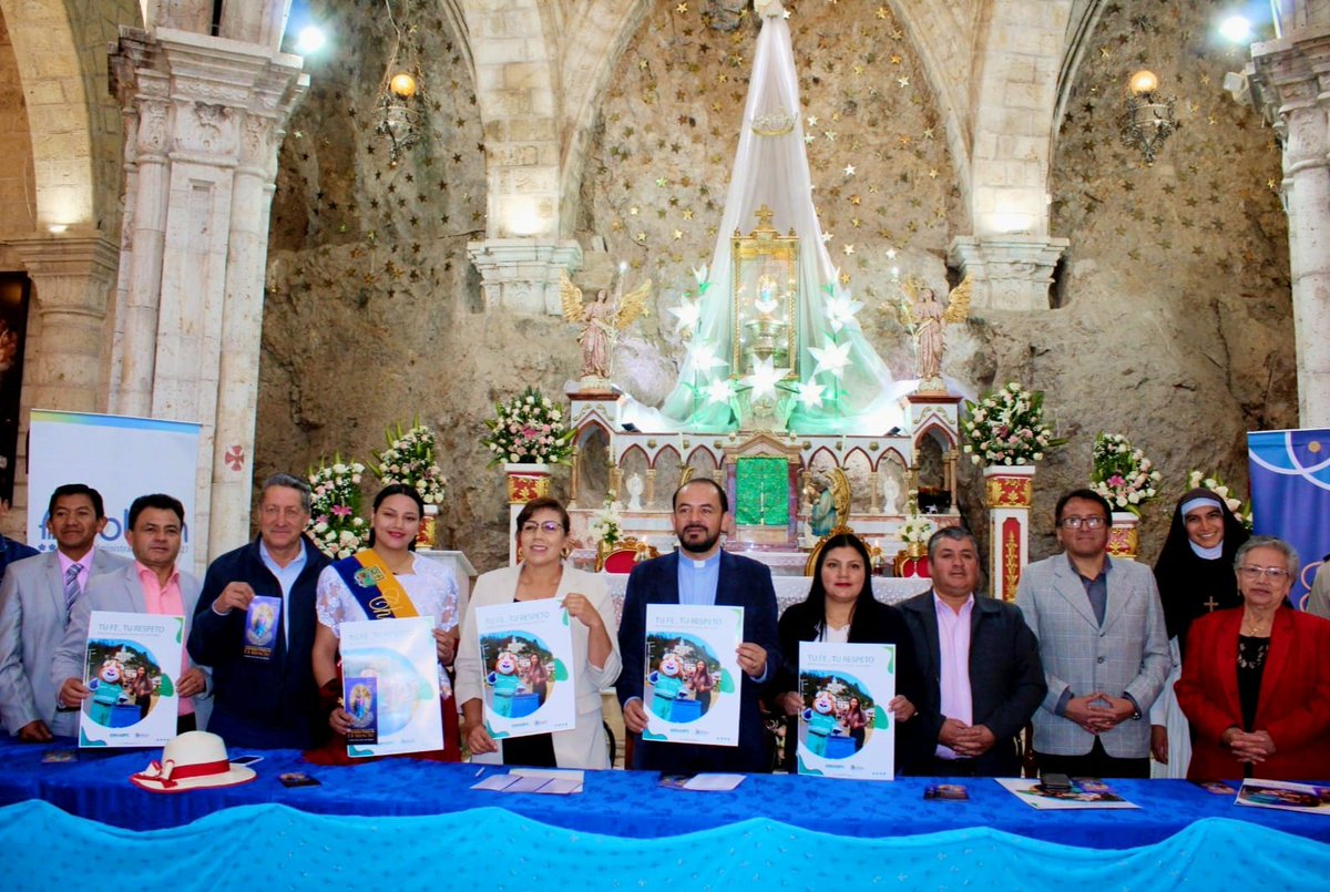 GADBiblian's tweet photo. Nuestra alcaldesa @ameliaidrovo participó en la presentación de la agenda de fiestas en honor a la Virgen del #Rocío, que inicia este jueves 22 de agosto con el pregón desde el barrio San Antonio. Tenemos listo el plan de contingencia. #Biblián @AMEcuador https://t.co/CyDFpR8JwG