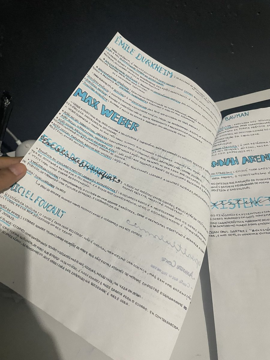 studyoew's tweet image. meus resumos de filosofia são um graça!!

eu adoro revisar filosofia pq td vez que eu concordo com tds os filósofos e no fim não tenho opinião nenhuma sobre nada