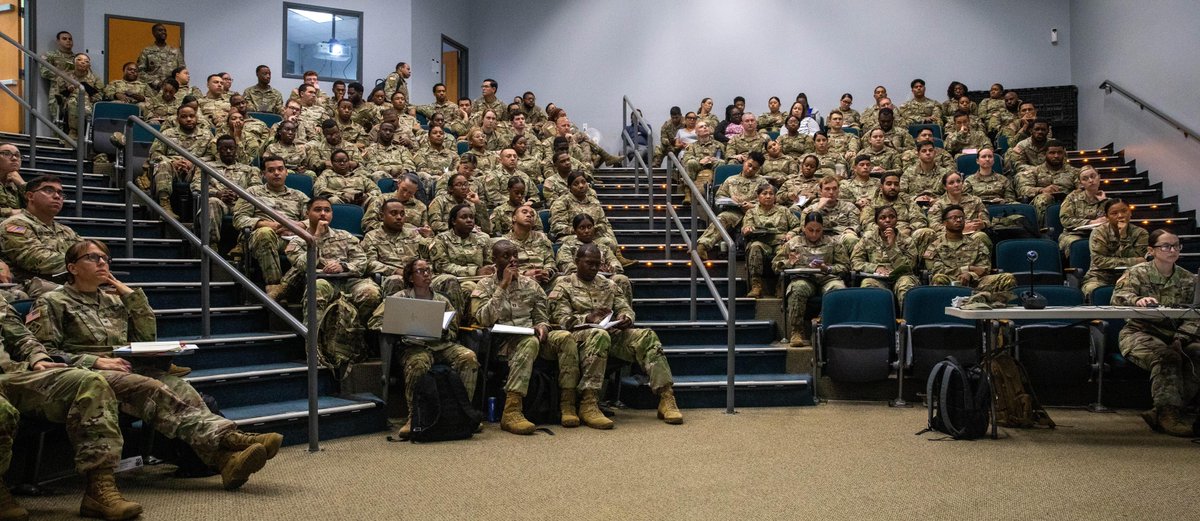 IPPSArmy's tweet photo. COL Rebekah Lust, Director, IPPS-A FMD, and SGM Paul J. Smith, Senior Enlisted Advisor, visited Adjutant General (AG) University to meet with HR Professionals and showcase the power of IPPS-A! #SoldiersFirst #IPPSA #TalentManagement #ERP #AGCorps¬ https://t.co/XkA3ystlHQ