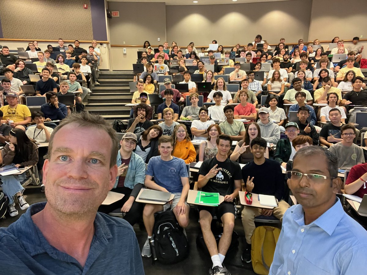 Our first two days at #Purdue's new urban campus extension in Indianapolis have been a success! Faculty, staff and students are having a fantastic start to the Fall semester. Check out these great moments from our first days of classes!