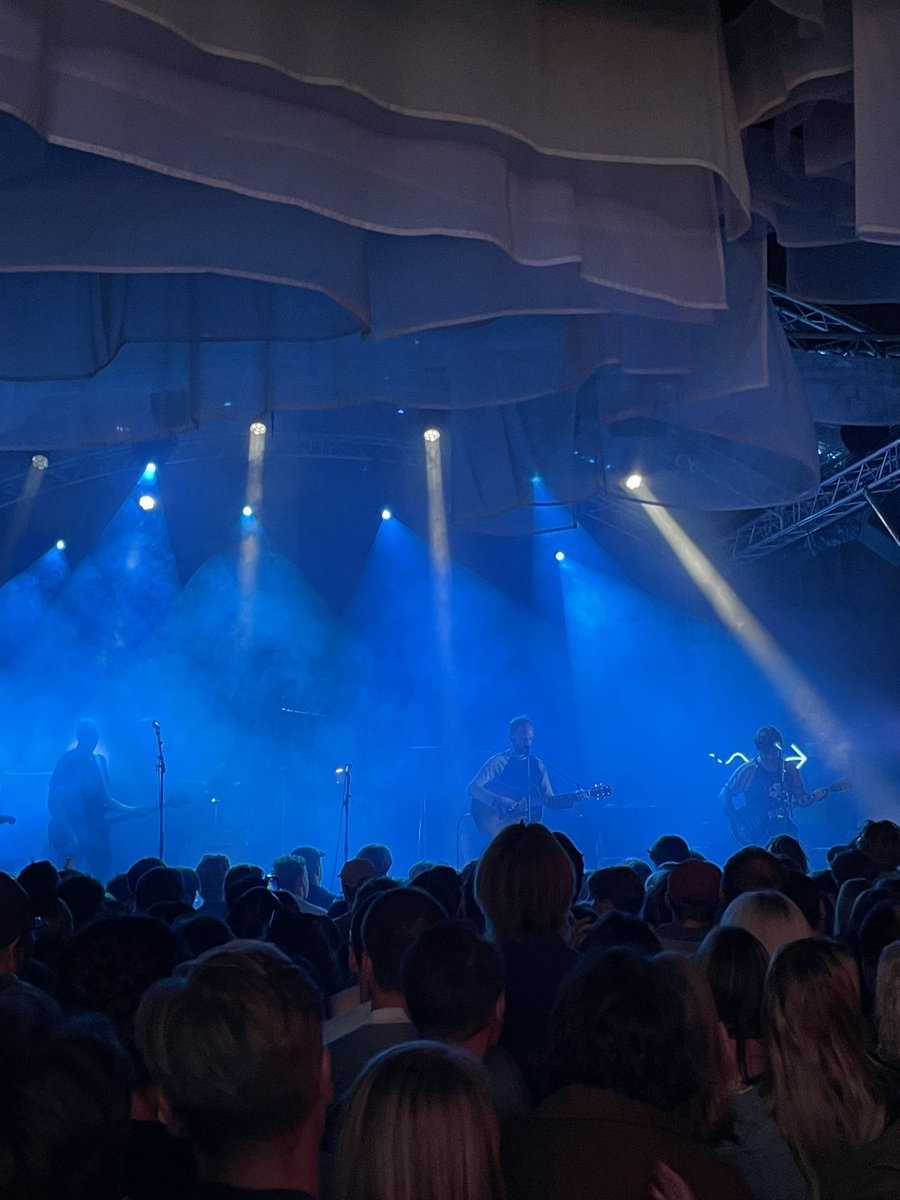 simontacos's tweet image. Solen är Sveriges bästa band hej