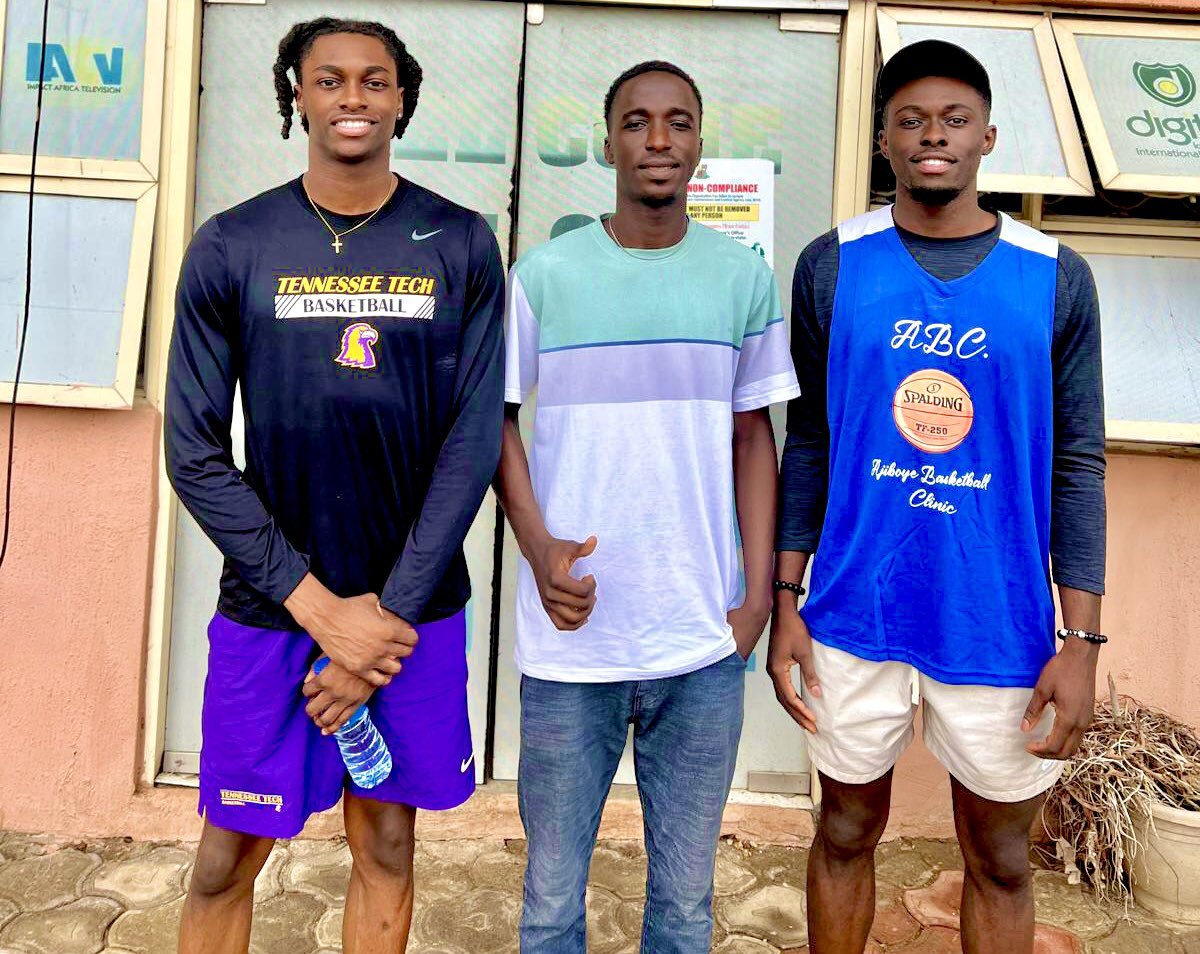 BigKensyn's tweet image. I want to say a big thank you to Ayomide and Olamide Ajiboye. They are helping the growth of Basketball in Ibadan, Oyo state by running the Ajiboye Basketball Clinic. This is a great way for them to give back to the community.