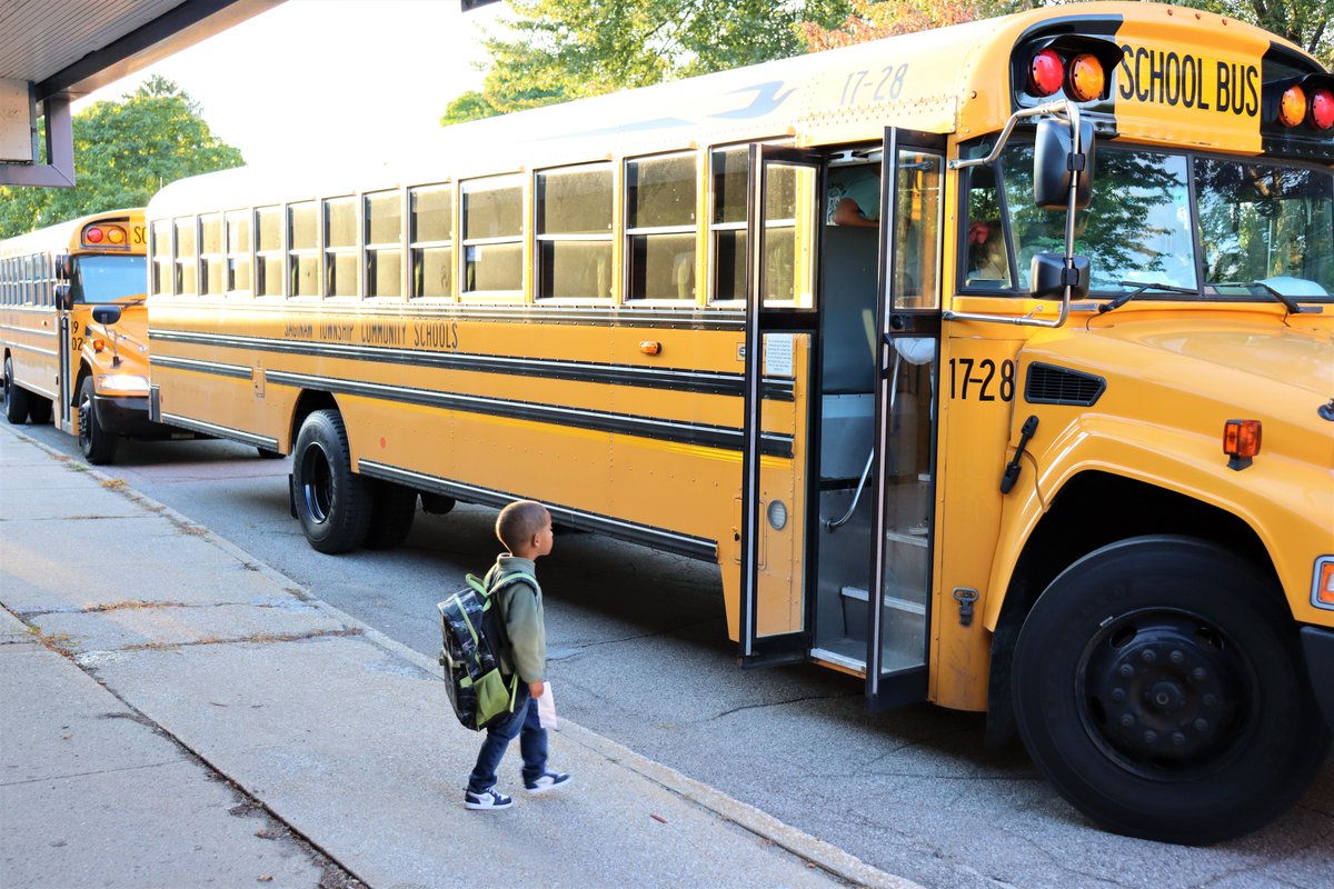 WeAreSTCS's tweet photo. The sun was shining and a nice cool breeze ushered all of our STCS students back to school! It was a great morning filled with emotion, excitement, nervousness and happiness (staff too!). Welcome back, everyone!
#EveryStudentEveryDay #STCSBackToSchool https://t.co/koy8uiBcho