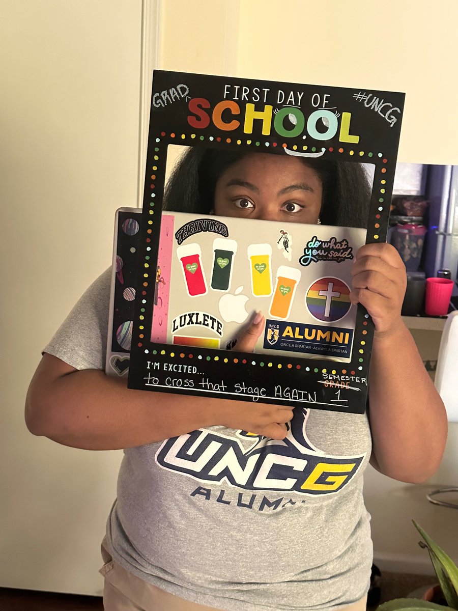 kimariaunique's tweet image. Started Grad School Today! 💙💛
#UNCG #BlackWomenInTech 👩🏽‍💻