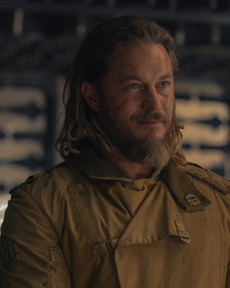 Primera imagen oficial de la estrella de VIKINGS Travis Fimmel como Desmond Hart en la serie DUNE: Prophecy.

Estreno en HBO a finales de año 🎬.