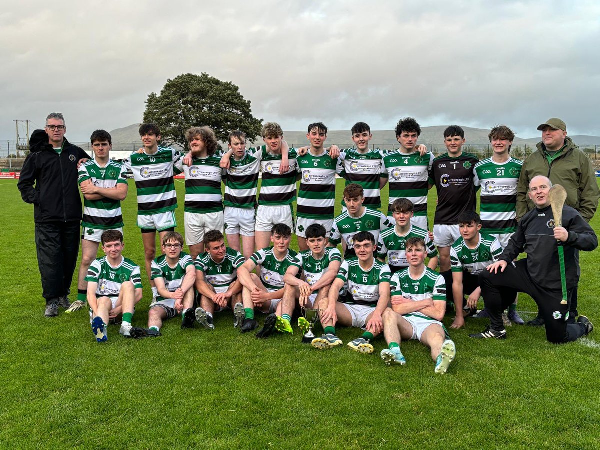 Well done to our U18 hurlers and their coaches who had a brilliant win this evening in the C Championship Final 🏆 
Maith sibh gach duine 🟢⚪️⚫️

Commiserations to St Finbarrs Hurling and thank you for the game this evening 👏