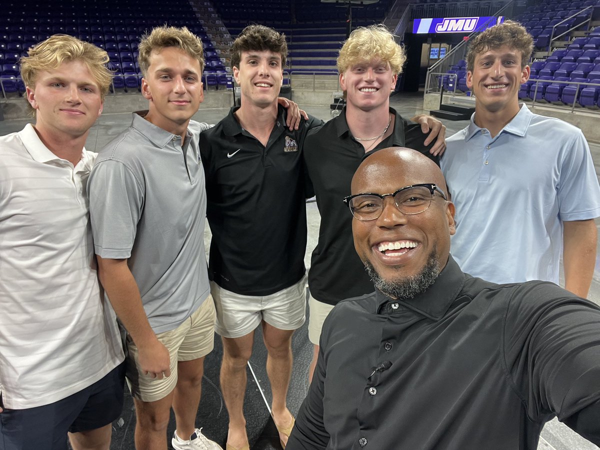jsprinkles's tweet photo. HIGH TRUST = HIGH PERFORMANCE 
When a team has trust:

👉They work harder. 
👉They show up for each other. 
👉 They win championships. 

James Madison University has great leadership and an exciting vision! 

@MattRoanAD @JMU @JMUBaseball @JMUWSoccer https://t.co/5gjfw7ZDMY