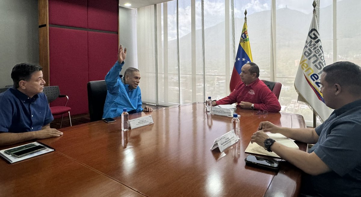 Ángel Marcano (@amarcanopsuv) on Twitter photo Extraordinaria reunión de trabajo con el Ministro de Transporte <a href="/rvaraguayan/">Ramón Celestino Velásquez Araguayán</a> . Siguen las buenas noticias para el estado Bolívar . Gracias Presidente <a href="/NicolasMaduro/">Nicolás Maduro</a> por tanto apoyo para nuestro estado . Voluntad y Trabajo por nuestro pueblo . Extraordinaria reunión de trabajo con el Ministro de Transporte <a href="/rvaraguayan/">Ramón Celestino Velásquez Araguayán</a> . Siguen las buenas noticias para el estado Bolívar . Gracias Presidente <a href="/NicolasMaduro/">Nicolás Maduro</a> por tanto apoyo para nuestro estado . Voluntad y Trabajo por nuestro pueblo .
