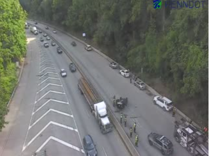 JJewell_Writer's tweet photo. Serious crash on the Schuylkill EB near the Belmont Ave exit. @FOX29philly https://t.co/w1zi8nFJPQ