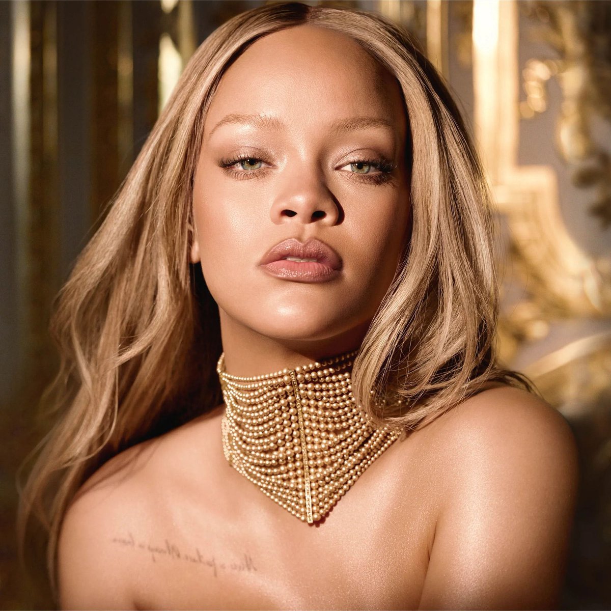 Nevernyny's tweet photo. Rihanna’s "Umbrella" becomes the 3rd most streamed song from 2000’s decade surpassing Beyoncé "Halo". https://t.co/Bl9Zl892WI