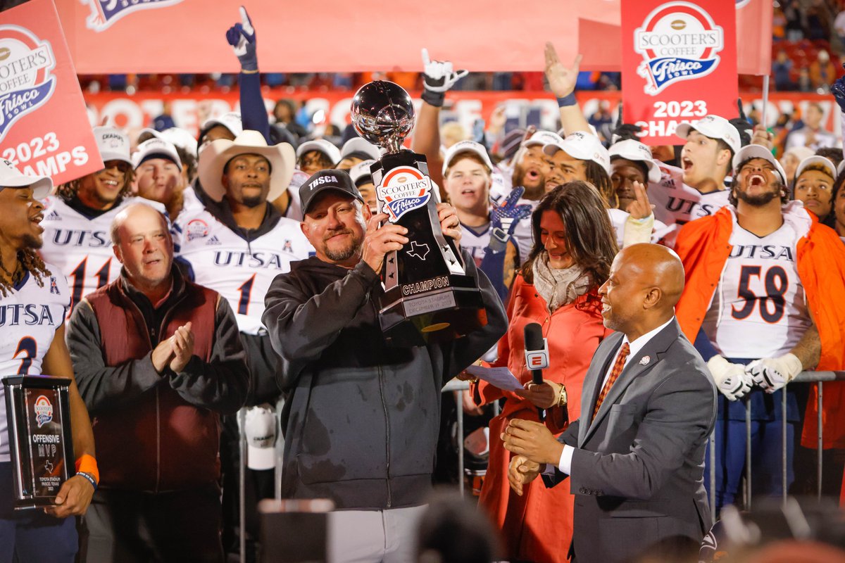 CFBDawgs's tweet photo. How will @UTSAFTBL perform in 2024?
https://t.co/eQfNMuDRau
#CFBDawgs #UnderDawgs #NCAA #NCAAFB #NCAAFootball #CollegeFootball #CFB #AAC #AACFB #AACFootball #UTSA #UTSAFB #UTSAFootball #Roadrunners #RoadrunnersFB #RoadrunnersFootball #UTSARoadrunners #BirdsUp
Photo Credit:
ยฉ Andrew Dieb-USA TODAY Sports