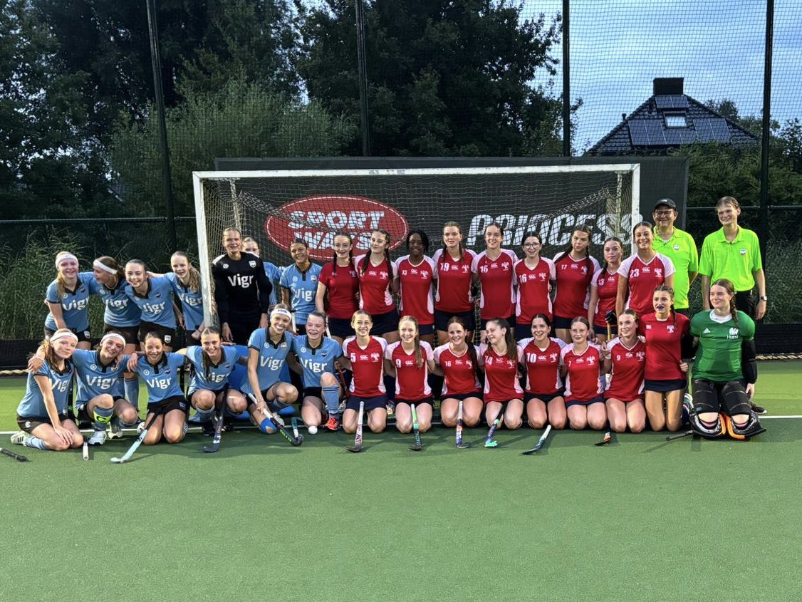 Hurst_Hockey's tweet photo. A great end to a fantastic tour. Thank you @Fletiomare some excellent matches and for hosting us this evening 🦅🇳🇱 #WeAreHurst https://t.co/O2ZzL2PANN